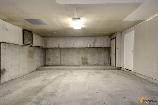 Building Photo - South Anchorage 2 bed/2 bath Condo with Garage and In Unit Laundry