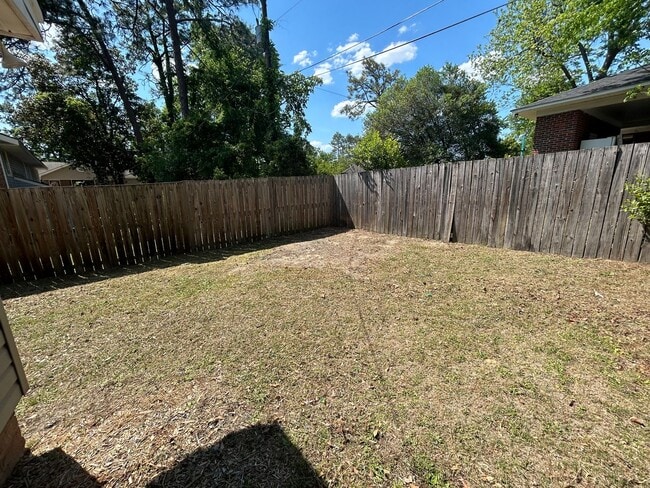 Building Photo - 528 Wessinger St