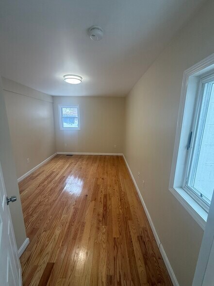 Bedroom 1 - 7 Williston Rd