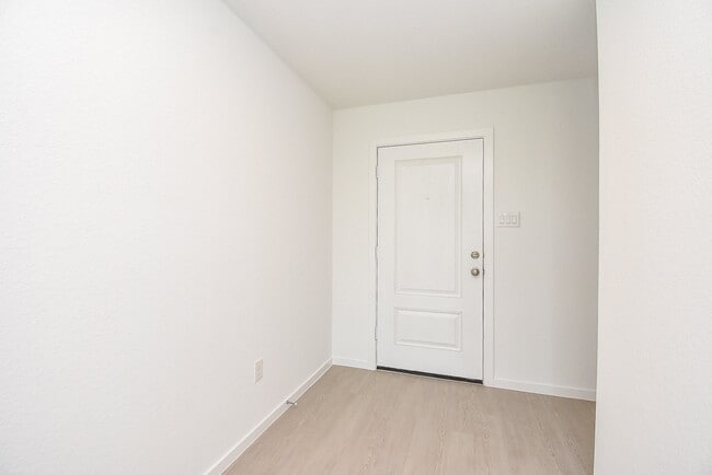 Building Photo - 6850 Flowering Ginger Ln