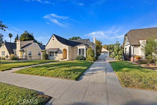 Building Photo - 4311 Sunnyside Dr