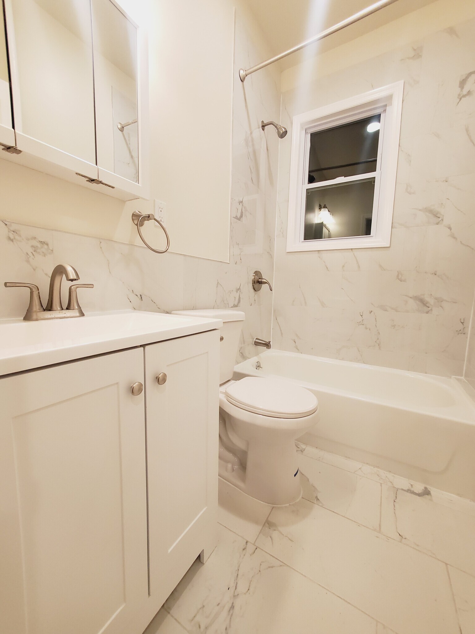 391 Forrest St 3A - 387 Forrest St