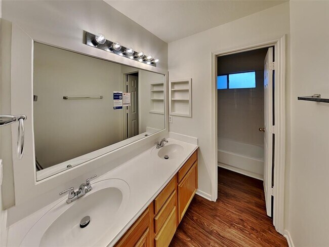 Building Photo - 21027 Deauville Dr