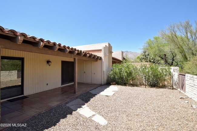 Building Photo - 5066 N Placita Del Lazo