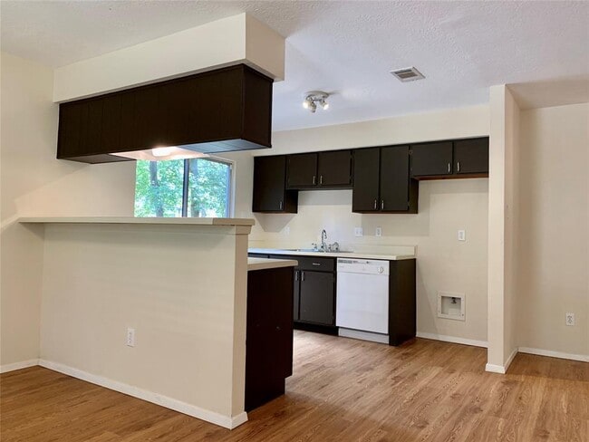 Building Photo - 22 N Wavy Oak Cir