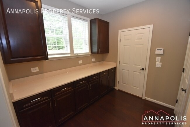 Building Photo - 402 St Martins Choice Ln
