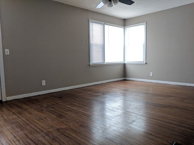 Building Photo - 110 Ashwood Dr