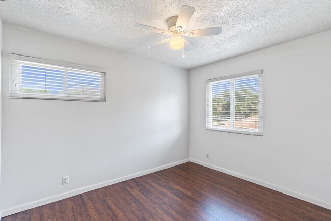 Building Photo - 302 Splitrock