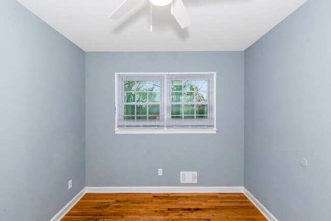 Building Photo - 2019 Knight Ct SE