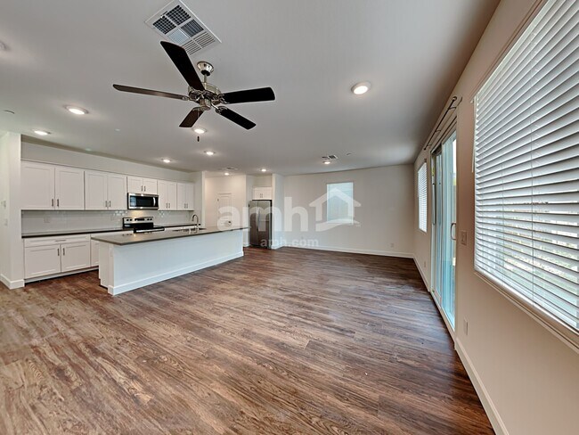 Building Photo - 10076 Roseum Ct