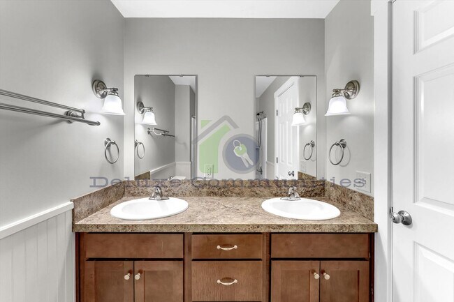 Building Photo - Beautiful 3 Bedroom in Alto – Updated, Spacious, Surrounded by Nature