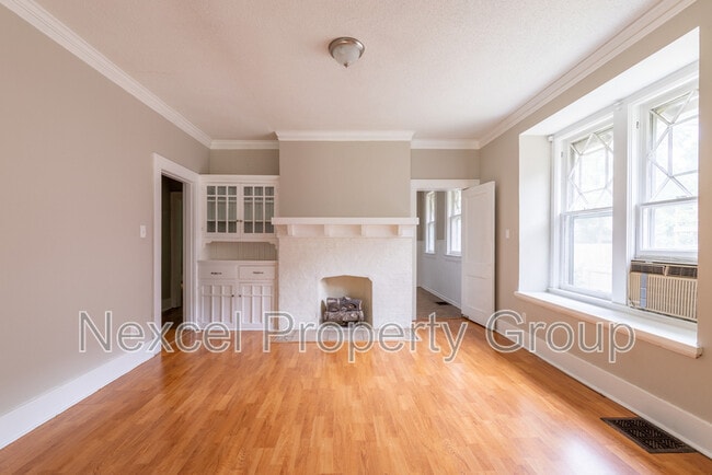 Building Photo - 2004 Walker Ave