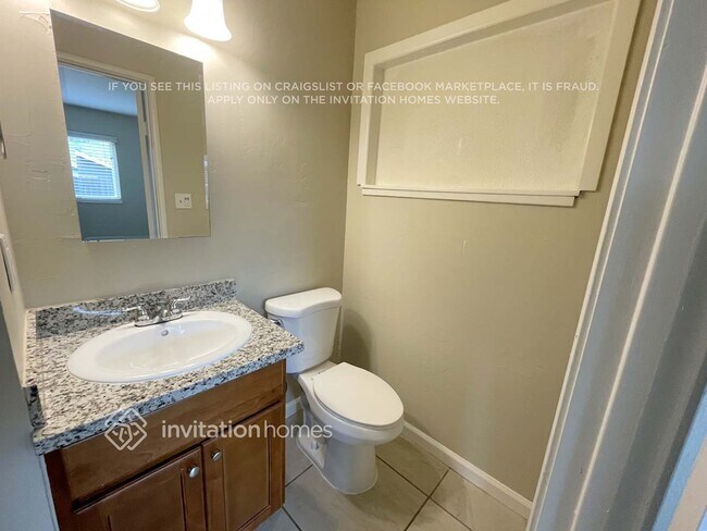 Building Photo - 231 N West St