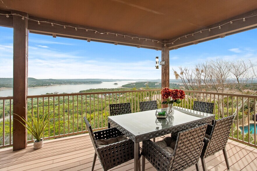 Building Photo - 18016 Edgewood Way