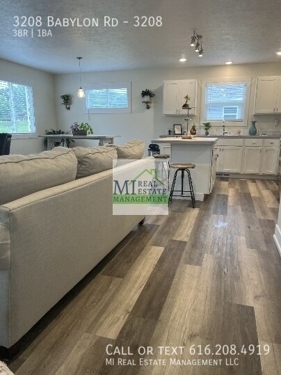 Building Photo - 3208 Babylon Rd