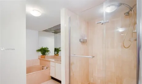 Building Photo - 1717 N Bayshore Dr