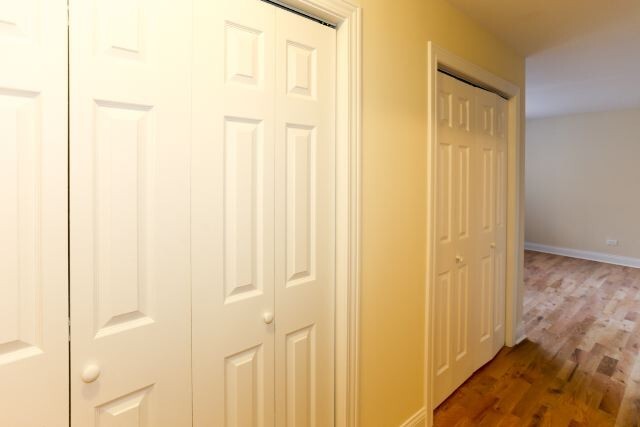 Building Photo - 558 W Arlington Pl