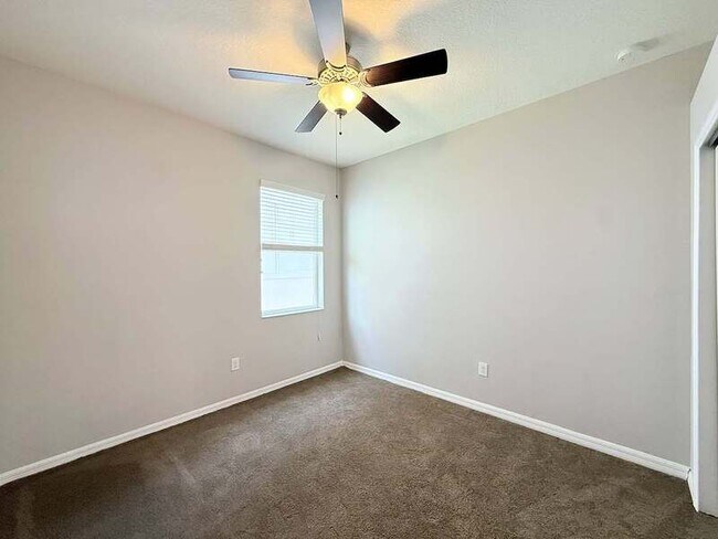 Building Photo - 8222 Willow Beach Dr