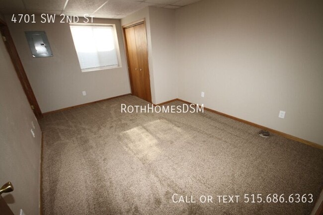 Building Photo - 4701 SW 2nd St