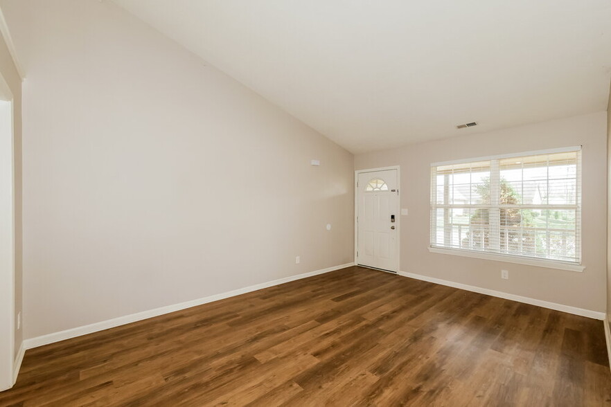Building Photo - 12164 Laurelwood Dr