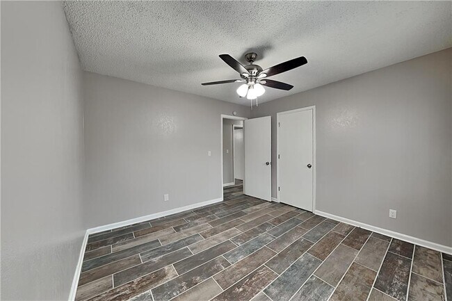 Building Photo - 304 Winchester Way