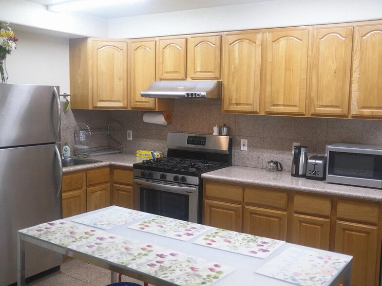 Building Photo - 2414 Clement St