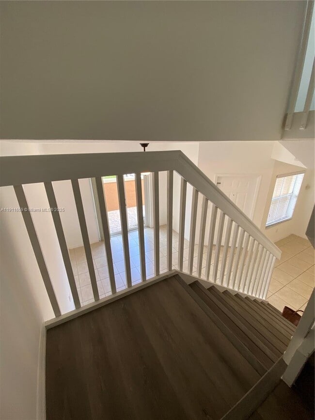 Building Photo - 919 SW 143rd Terrace