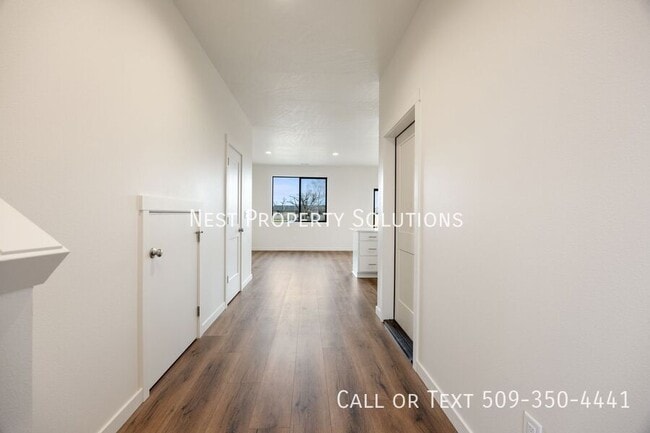 Building Photo - 601 S Dorsing St