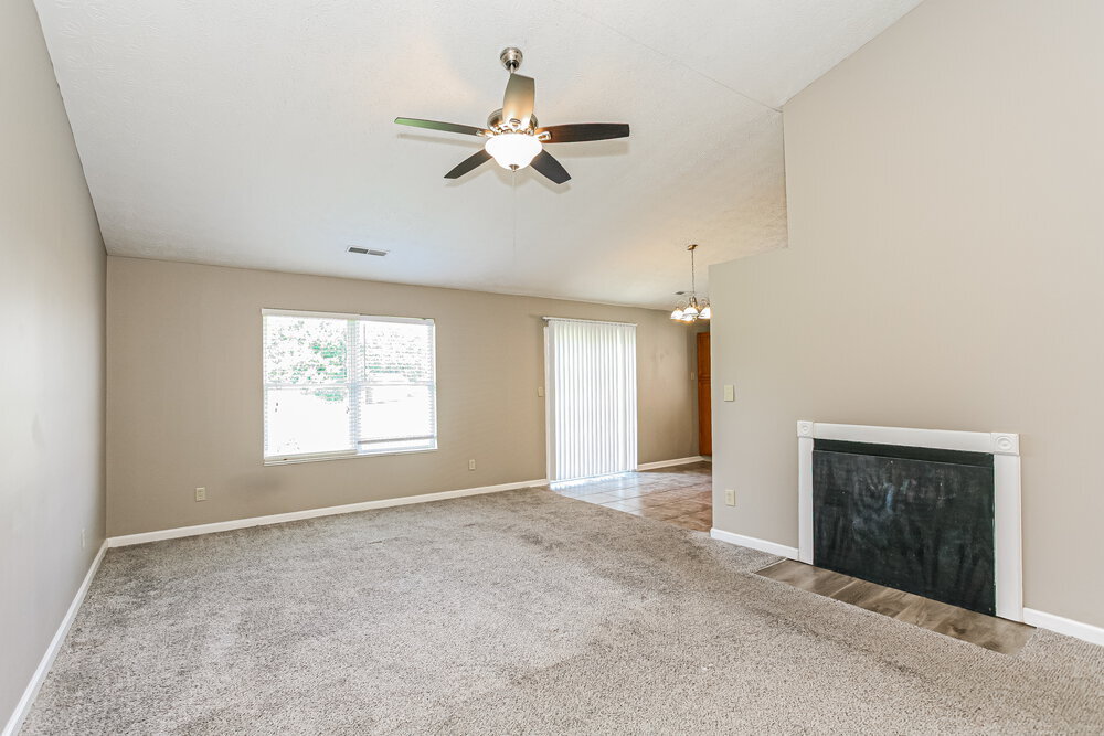 Building Photo - 748 Hollowood Ln