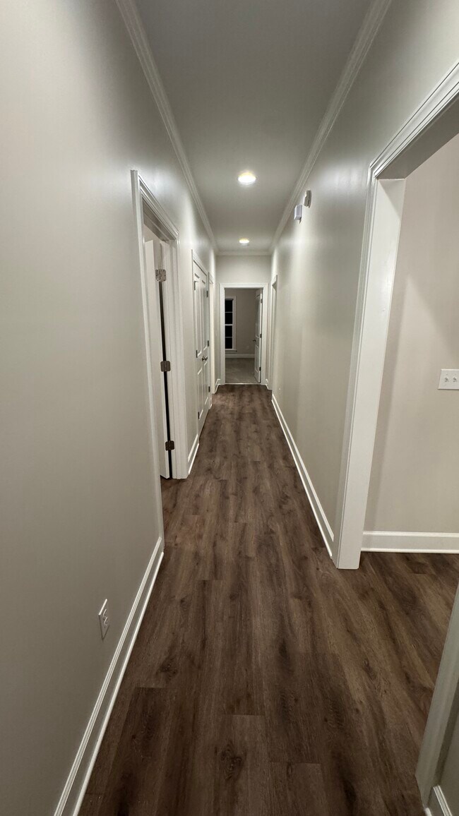 Building Photo - 113 Elliott Dr