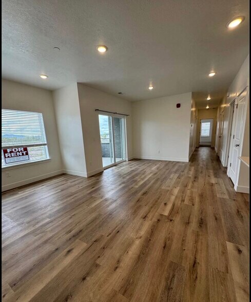 Building Photo - 3105 S 225 W