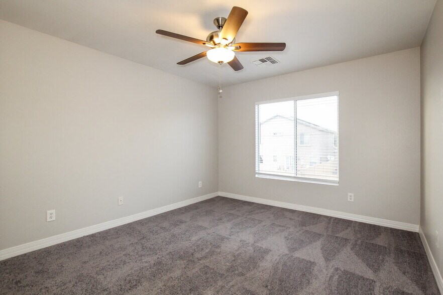 Building Photo - 11578 W Mountain View Rd