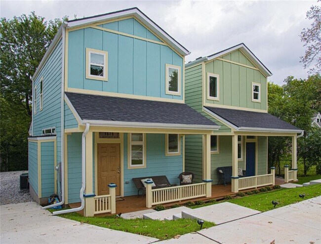 Building Photo - 1579 S Duncan Ave