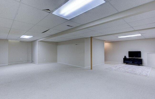 Building Photo - 44741 Cherry Hill Rd