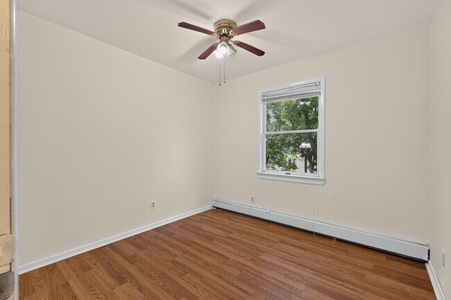 Building Photo - 364 Princeton Ave