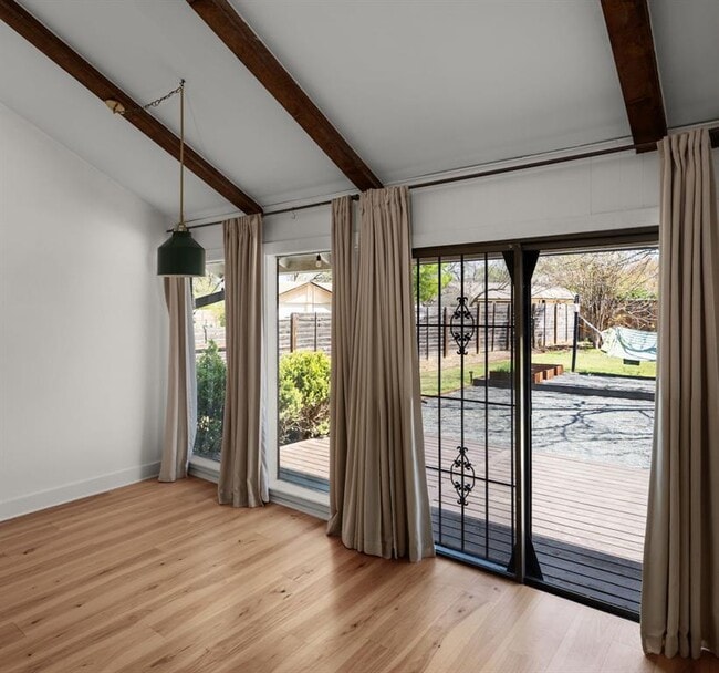 Building Photo - 6601 Blarwood Dr