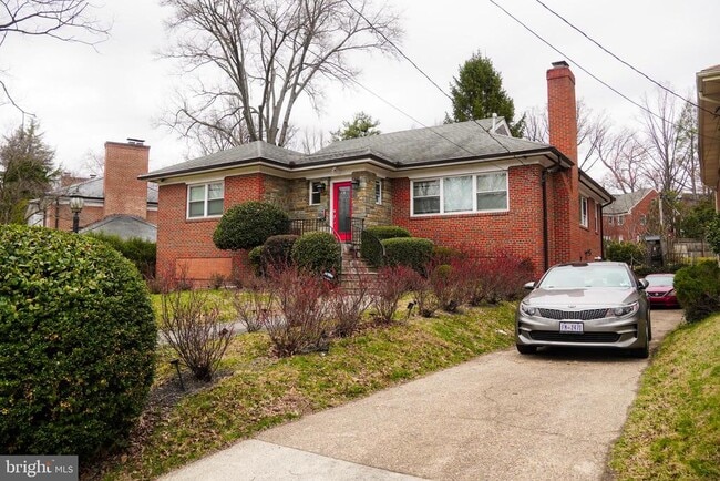 Building Photo - 1633 Kalmia Rd NW