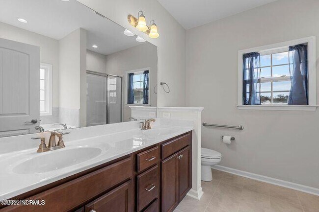 Building Photo - 361 Sequoia Dr