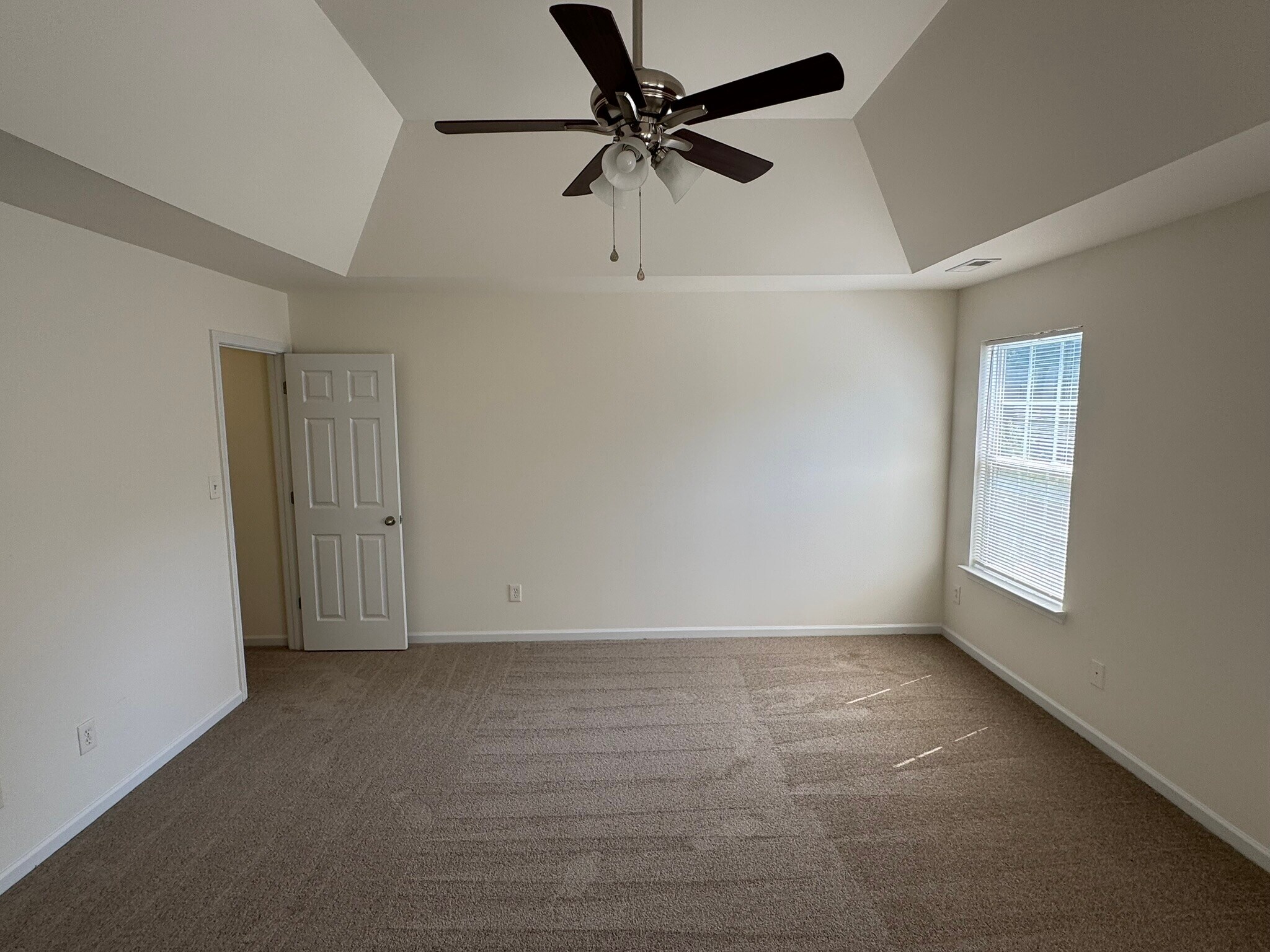 Building Photo - 2818 Oakdale Pasture Dr