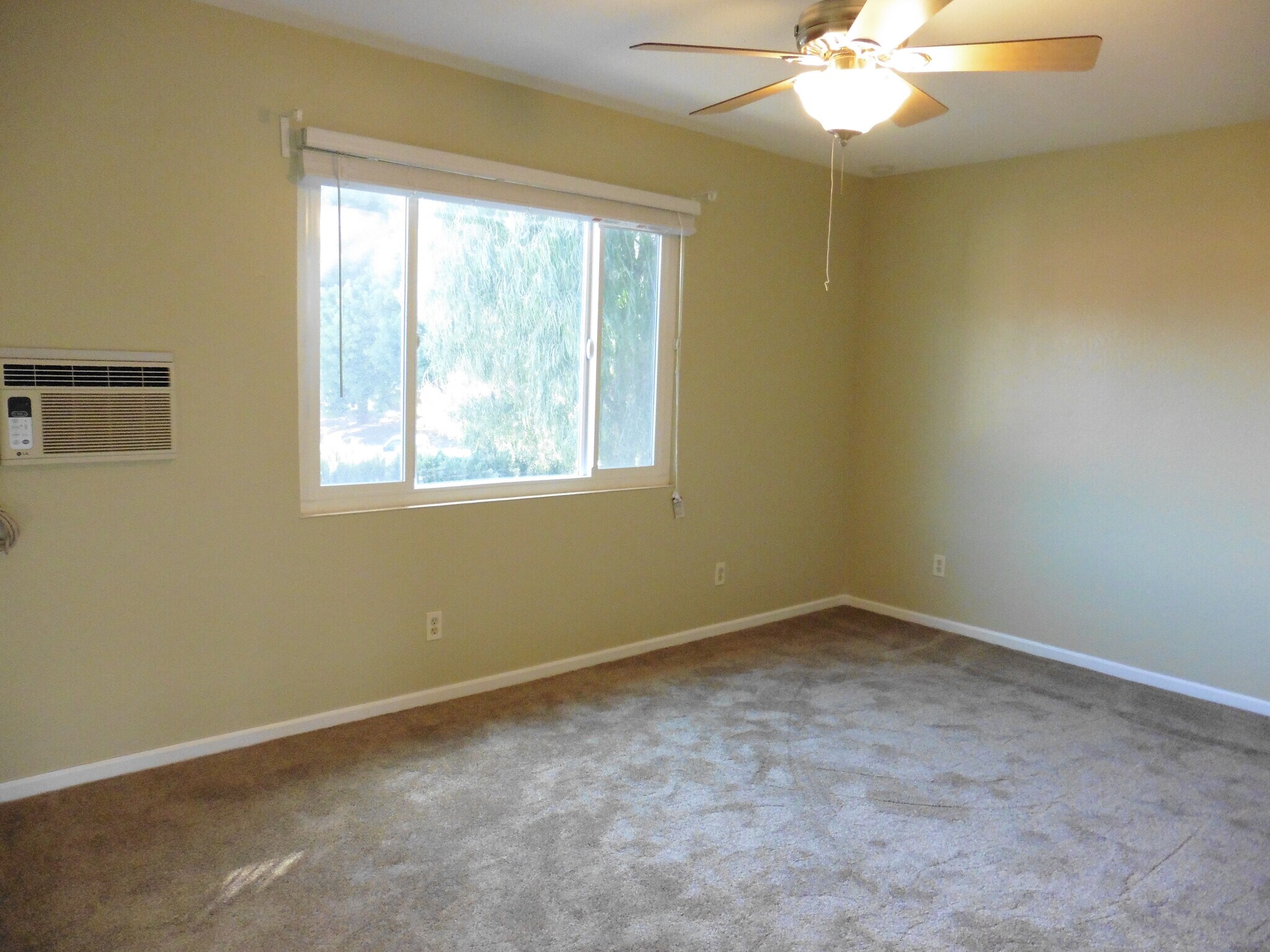 Bedroom with AC - 312 Camille Ct
