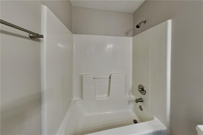 Building Photo - 3 Maplelake Dr