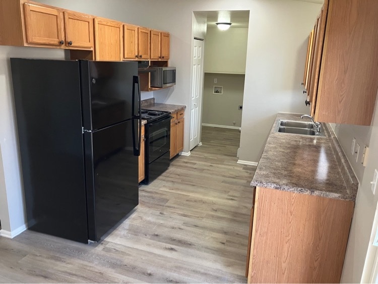 Building Photo - 2999 1/4 Pinyon Ave