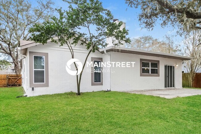 Building Photo - 3 Bedroom Pet-Friendly Home in LONGWOOD, F...