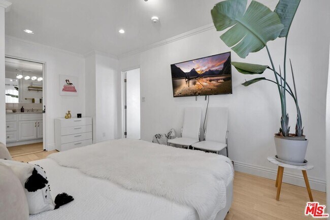 Building Photo - 101 California Ave