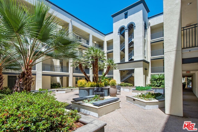 Building Photo - 12963 W Runway Rd