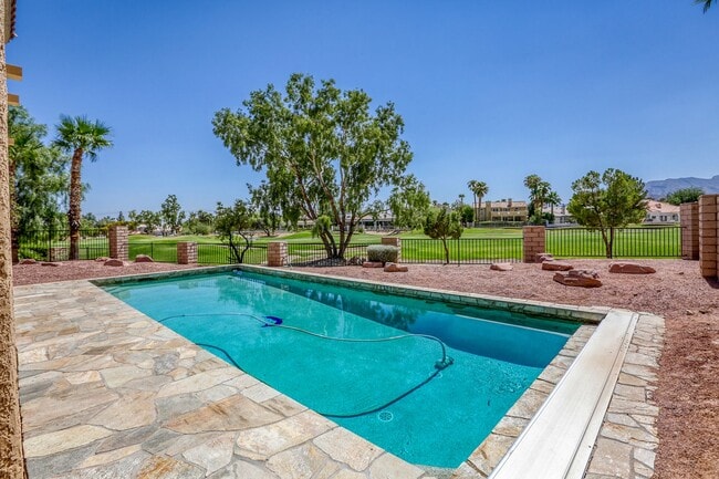 Primary Photo - POOL HOME WITH LUSCIOUS GOLF COURSE & MAJE...