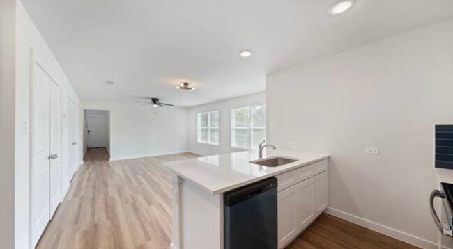 Living Room 3 - 1227 Meriweather Ave