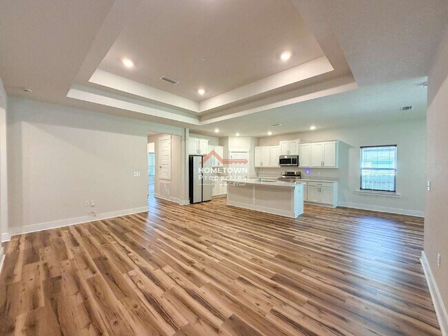 Building Photo - 220 Camellia Dr