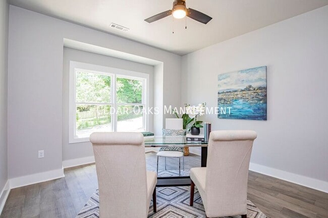 Building Photo - 122 E Mountain St