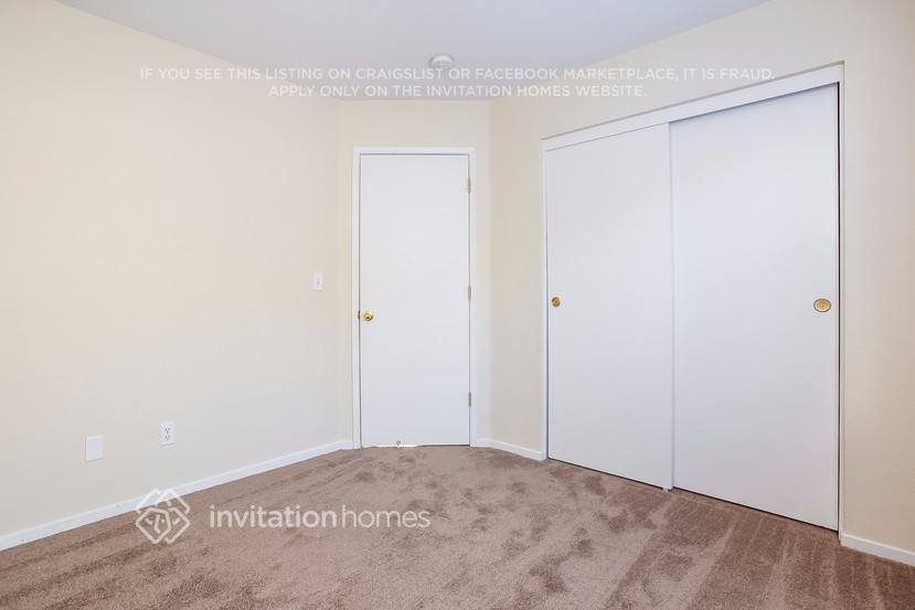 Building Photo - 3043 Roadrunner Dr
